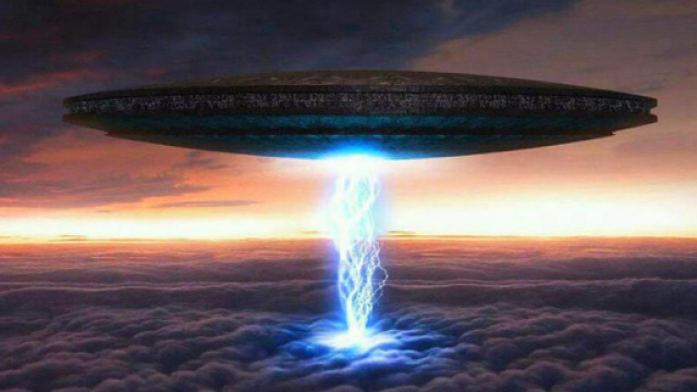 Luned&igrave; sera molti cittadini di Roma sud hanno osservato in cielo tre strane sfere di luce ed &egrave; subito scattata la suggestione 'Ufo'.