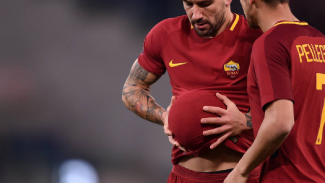 Alexander Kolarov autore del gran gol su punizione ed ex della gara (Sky)