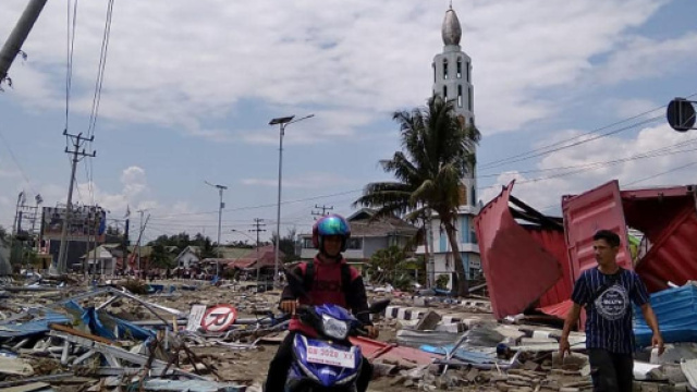 I danni causati dallo tsunami a Palu