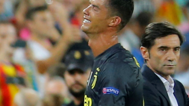 Valence-Juventus : Cristiano Ronaldo en larmes apr&egrave;s avoir &eacute;cop&eacute; d'un carton rouge