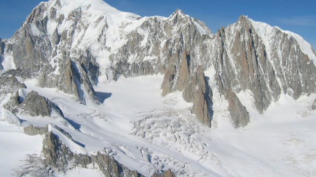 Monte Bianco, dal 2019 servir&agrave; il permesso per salire