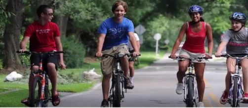 Top 10 Health Benefits Of Cycling Everyday. [Image courtesy &ndash;Health Care Tips YouTube video]