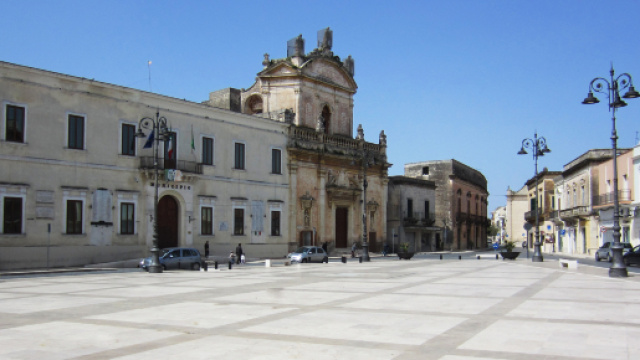 Castibg per 2 film: uno, Dead Star, di produzione indipendente, e l'altro, Il morso del lupo, per la Long Black Veil Produzioni