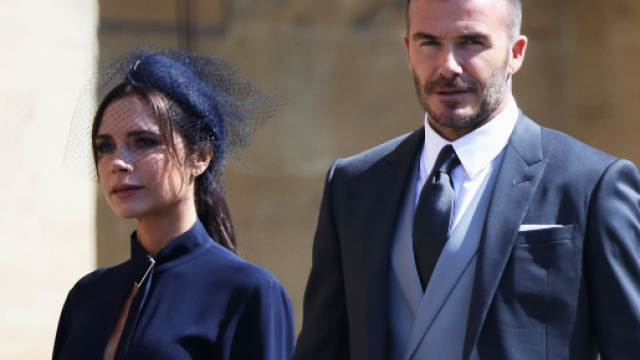 David e Victoria Beckham vendono gli abiti indossati al Royal Wedding - fanpage.it