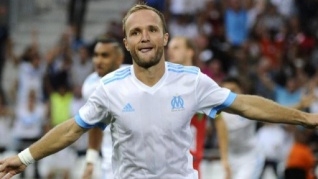 Interrog&eacute; sur sa place en attaque avec Kostas Mitroglou, Val&egrave;re Germain a avou&eacute; l'existence d'une concurrence saine avec lui.