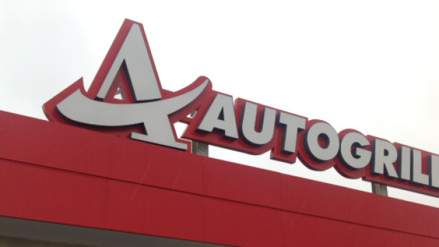 Frosinone: si ferma a fare benzina e dimentica la moglie all'autogrill, la notizia.
