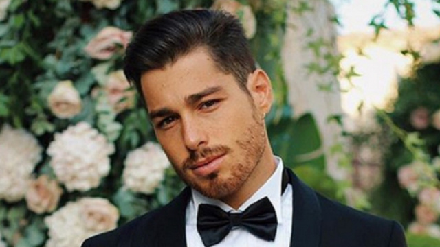 Luca Vezil in abito per il matrimonio