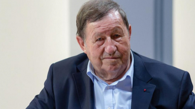 Guy Roux conseille &agrave; l'OM de se concentrer sur la recherche d'un "grand attaquant" s'il veut rivaliser avec le PSG