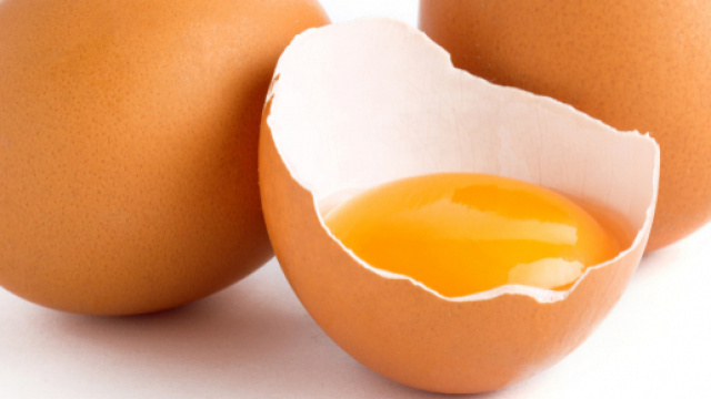 Uova alla salmonella ritirate dal mercato: marchio e data di scadenza da controllare