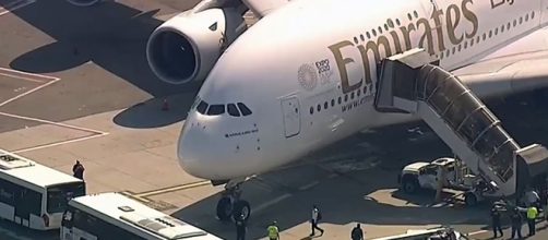 NUEVA YORK/ Un avi&oacute;n de Dubai en cuarentena debido a 10 enfermos