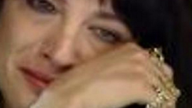 Asia Argento in lacrime durante la prima puntata di X Factor