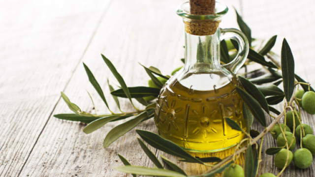 L'olio extravergine di oliva rilascia una proteina proteggi-cuore: lo studio.