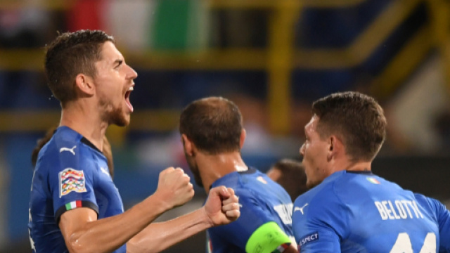 Zielinski gela il Dall'Ara, poi Jorginho salva l'Italia: &egrave; 1-1