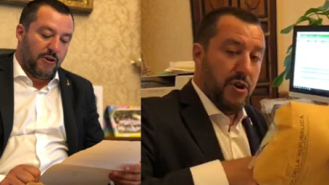 Le immagini della busta. La prima pubblicata da Luca Morisi, la seconda tratta dalla diretta Facebook.
