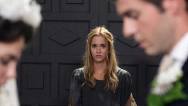 Una vita, anticipazioni dal 7 all'11 gennaio: Elvira torna durante le nozze di Simon