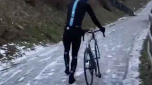 Gianni Moscon e lo sfogo su Instagram per la pista ciclabile ghiacciata