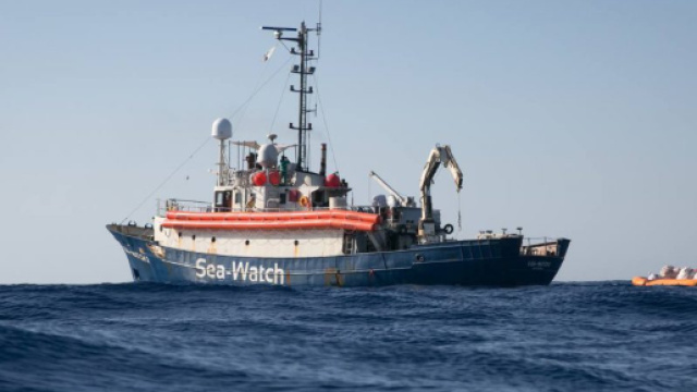 Migranti, Conte: "Salvini chiude i porti? Mando l'aereo" | Si24 - si24.it