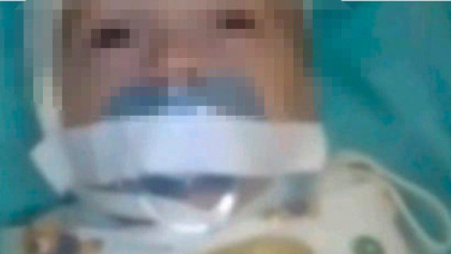 Neonato in culla legato e con il ciuccio fermato con lo scotch: il video indigna il web - Il Mattini