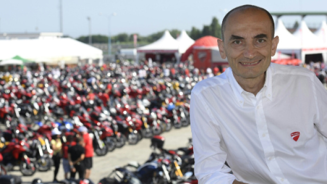 Claudio Domenicali saluta i Ducatisti