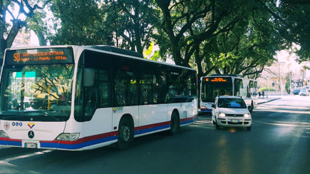La discussione tra i due giovani &egrave; avvenuta in via Tavolara, a Sassari, a due passi dalla fermata del bus.