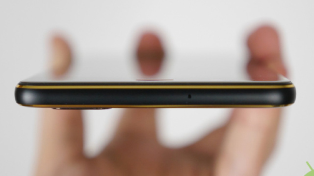 Samsung Galaxy S10 potrebbe presentarsi pi&ugrave; sottile e con una memoria pi&ugrave; veloce