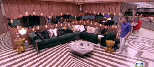 Decora&ccedil;&atilde;o teria sido inspirada em como seria a casa de um rockeiro milion&aacute;rio e exc&ecirc;ntrico (Foto Reprodu&ccedil;&atilde;o / Rede Globo)