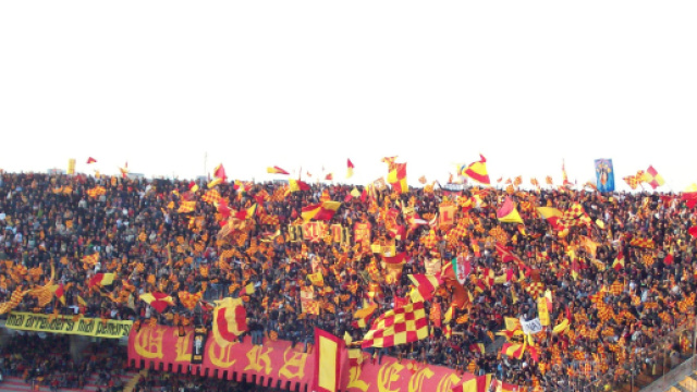 La curva Nord di Lecce in una foto storica