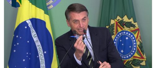 Bolsonaro assinou o decreto para a posse de armas (Reprodu&ccedil;&atilde;o: NBR )