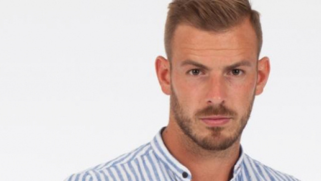 Julien Bert (LMvsMonde3) bloqu&eacute; par la police tunisienne &agrave; l ... - melty.fr