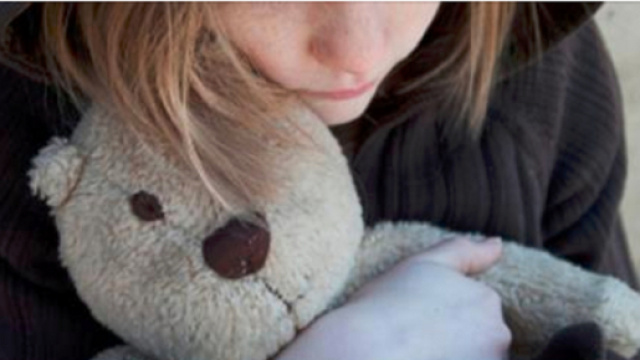 Stuprata dal pap&agrave; orco dall'et&agrave; di 6 anni per 4 volte al giorno: abortisce a 11 anni e partorisce un bimbo a 13 - Il Mattino