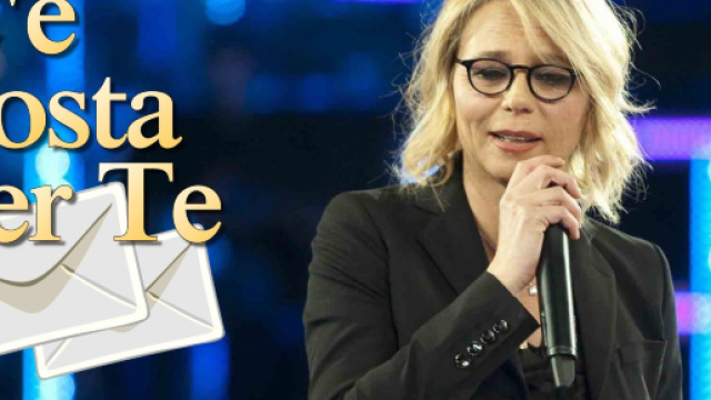 C'&egrave; posta per te: Maria De Filippi porta davanti i riflettori una ragazza che ama una donna e non viene accettata dalla famiglia.