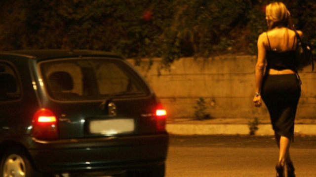 Rimini, 85enne multato dai vigili: era in auto con una 'signorina' | ilponte.com