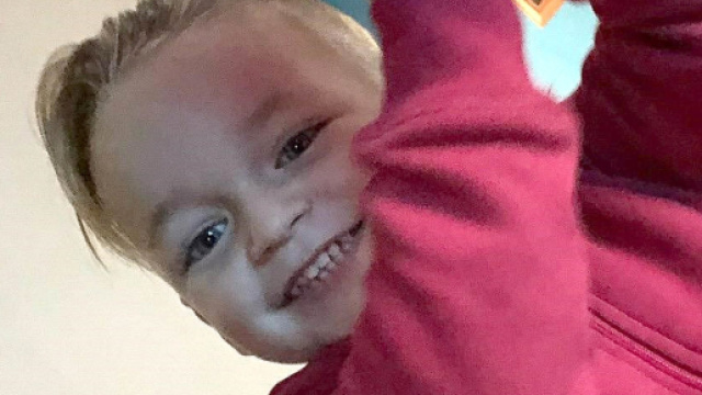 Londra, Alfie soffocato in auto dal fidanzato della mamma.