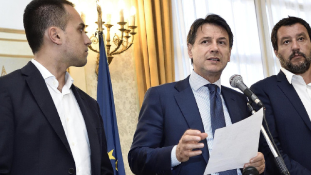 Pensioni Quota 100 e reddito di cittadinanza, decreto in arrivo: Cdm riunito, al lavoro Conte, Salvini e Di Maio