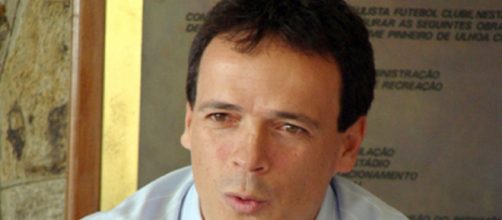 Fernando Diniz ter&aacute; muitos desfalques na estreia do Flu no Carioca (Foto: Globo)