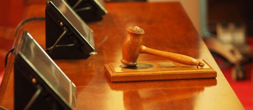 Judge acquits three Chicago police in Laquan McDonald case. [Image source: Pixabay - Daniel_B_photos]