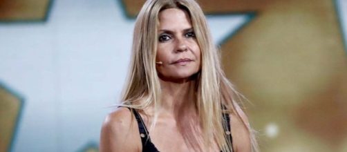 Makoke ense&ntilde;a pruebas de su relaci&oacute;n con Brad Pitt