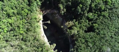 Cratera gigante em Vera Cruz - ilha de Itaparica. (Cr&eacute;dito: Reprodu&ccedil;&atilde;o/TV Bahia)