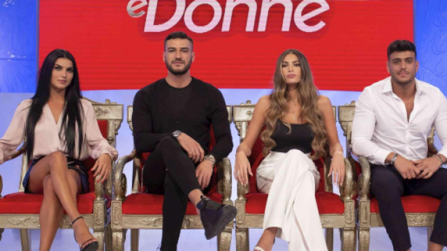 Anticipazioni Uomini e donne: Teresa e Lorenzo scelgono fra poco