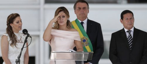 Michelle Bolsonaro faz discurso em Libras na posse do marido Jair Bolsonaro. (Reprodu&ccedil;&atilde;o)