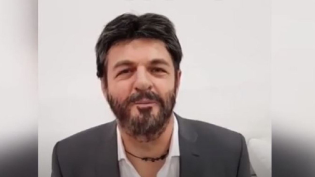 Roberto Fico imitato dal deputato Baldelli (Ph. Instagram)