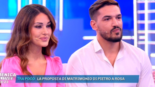 Rosa Perrotta e Pietro Tartaglione, l'ex tronista ha annunciato di essere incinta a Domenica Live