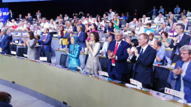 30 juin 2018, la r&eacute;sistance iranienne et ses soutiens rassembl&eacute;s &agrave; Villepinte.