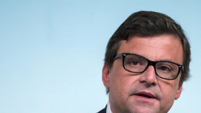 Carlo Calenda lancia il suo Manifesto per le europee - tit