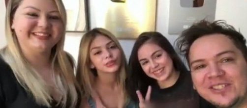 Foto da fam&iacute;lia postada por MC Belinho. (Foto/Arquivo Pessoal)