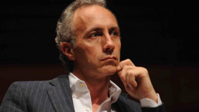 Marco Travaglio all'attacco della Francia di Macron