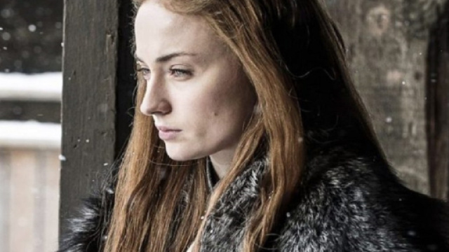 Sophie Turner nelle vesti di Sansa Stark in Game of Thrones