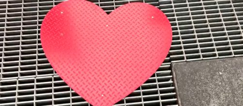 Valentine's Day in New York City is a fun experience. [Image source: RyanReporting/YouTube]