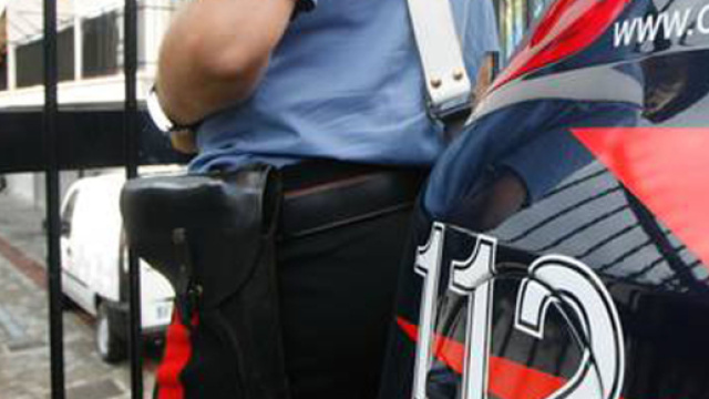 Salerno, minore violentata da genitori, fratellastro e cognata: 4 arresti