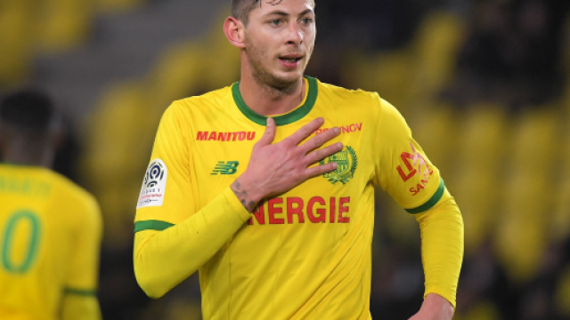 Sparito l'aereo su cui volava l'attaccante Emiliano Sala